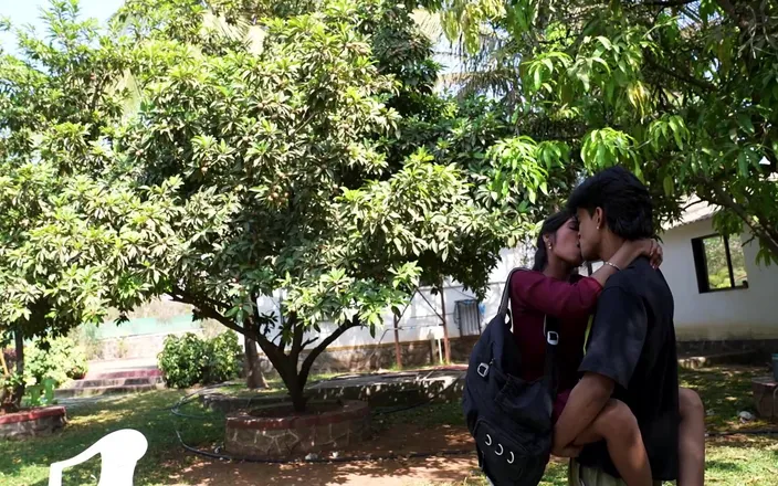 harry1: Indian Hot Couple Bunk School and Going Oyo Room for...