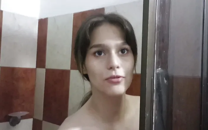 Natasxha: I Go in to Take a Shower with My Horny...
