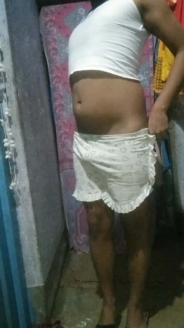 Sissy lily: Sissy Lily - nuevo video - masterbando la polla pequeña