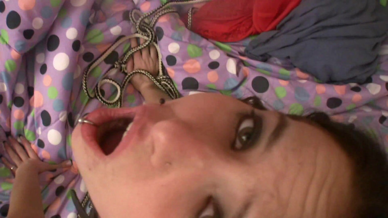 NASTY AMATEUR - Pornstar for a day: 隣のふしだらな女の子はいつもデカチンをしゃぶるのが好きです