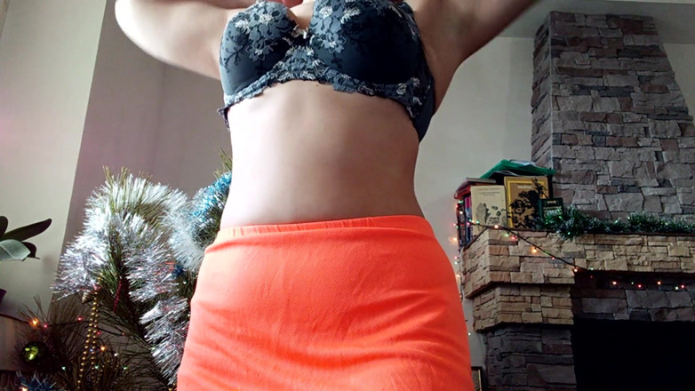 Inna Love: Busty MILF loves to show her boobs