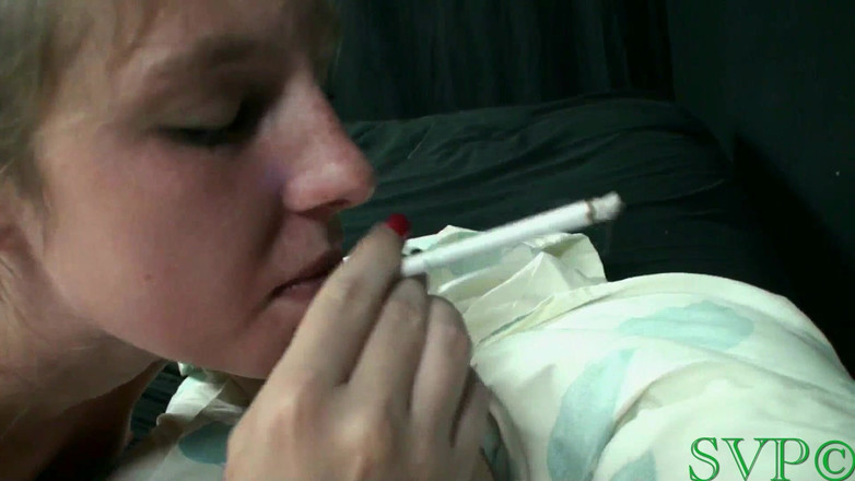 Pregnant amateurs: Piękny dzwonek w 9 miesiącach w ciąży zostaje zerżnięty przez swojego...