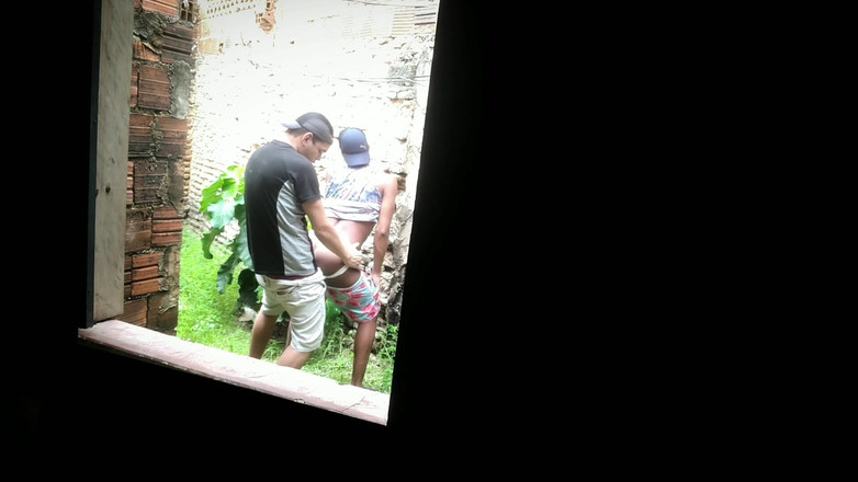 MiguellTrajano: Pria pengantar barang ngikutin pelanggannya ke tempat yang ditinggalkan untuk...