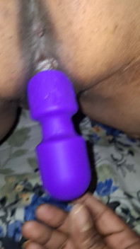 Bhabhi Get Massage in Pussy