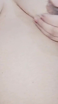 Desi naina zeigt möpse und muschi