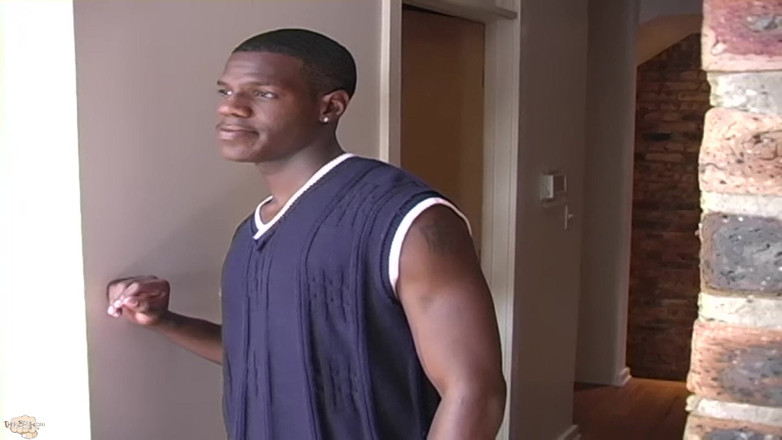 ThugBoy: Hedvábí masturbuje.