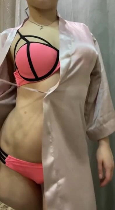 Fluffy bun: Hot bitch undresses pink dressing gown