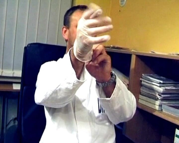 Deutsche Damen: 一个惊人的德国熟女喜欢她的医生肥鸡巴