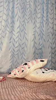 Hot Girl Masturbating Before Going to Bed