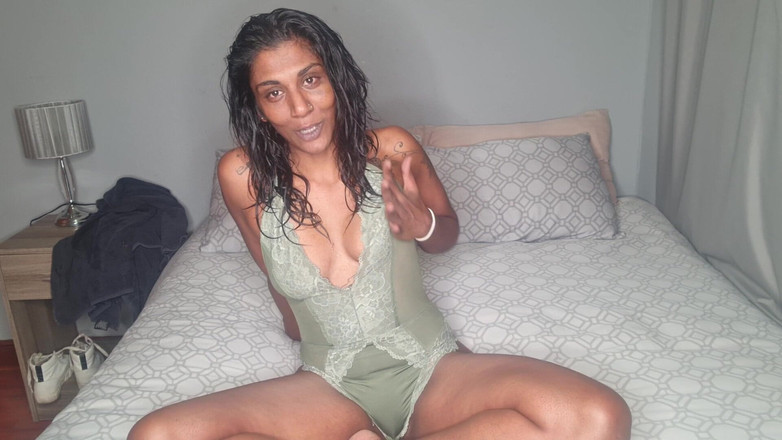 domslutfucker: Дезі брудно розмовляє під час гри в спокусу члена, гра в пизду