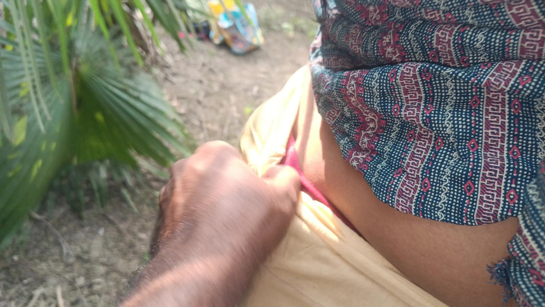 Apple baby: XXX ngoài trời