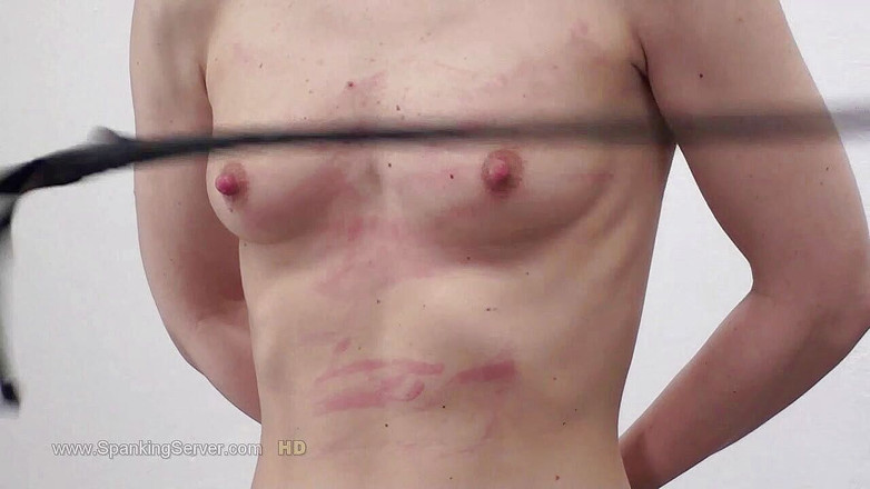 Spanking Server: Sasha biciuiește tot corpul