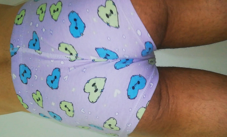 Rey rey: Culo ragazzo effeminato in biancheria intima, trans vieni a rompermi...