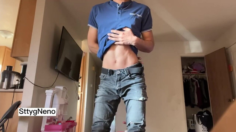 Xooshua (xblue18): 一个年轻18岁学生的漂亮鸡巴