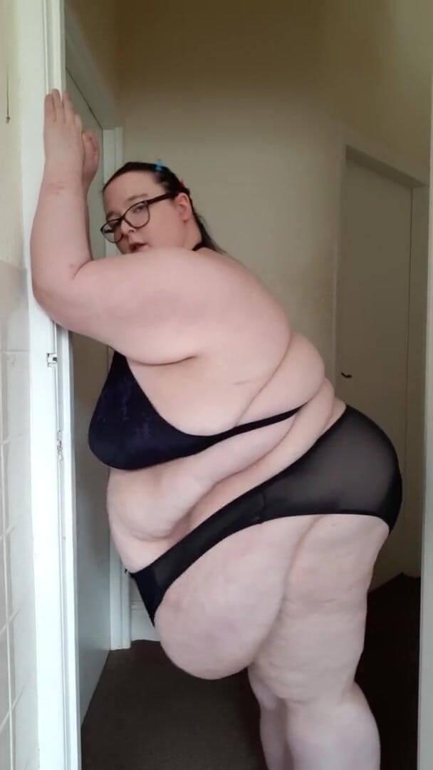 SSBBWLadyBrads: Sexy lingerie on this cute body