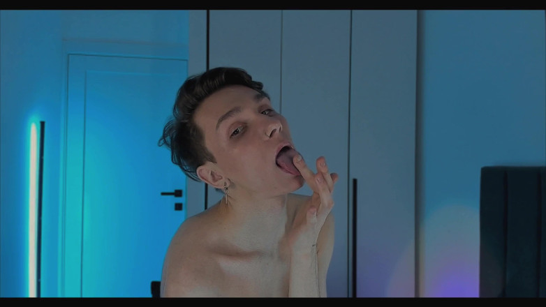 Austin Blue: Uma jovem estudante está se divertindo depois da faculdade