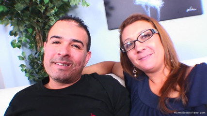 Homegrown Video: La moglie carina e suo marito fanno un video da...