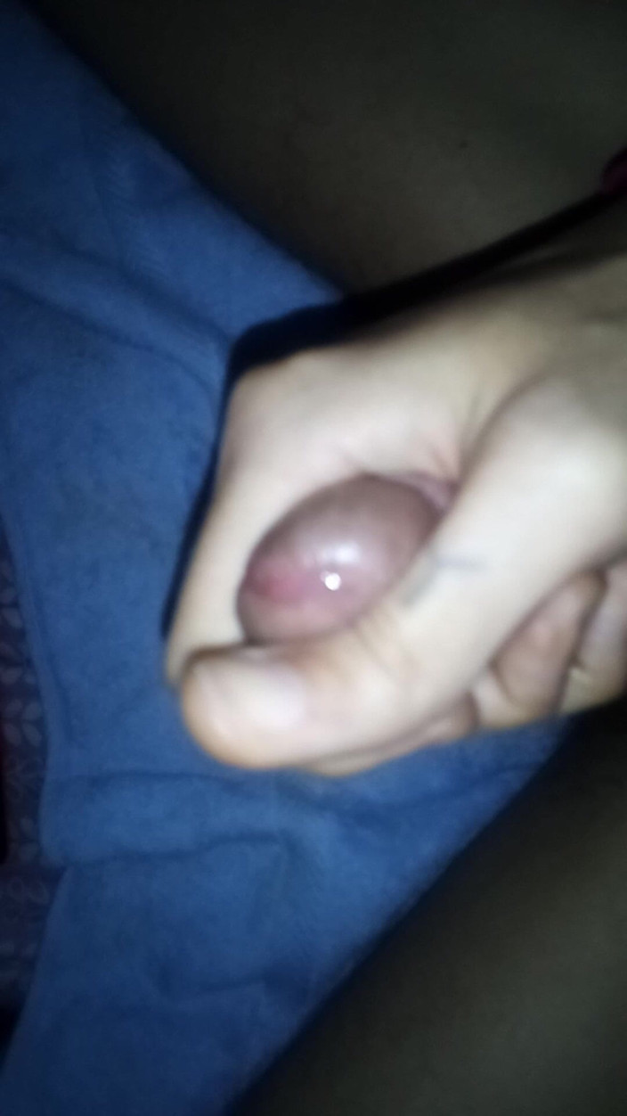 KingSpade: Ragazzo arrapato si masturba un cazzo duro come la roccia