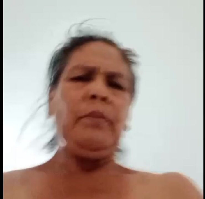 granny66mom: 插入肛门
