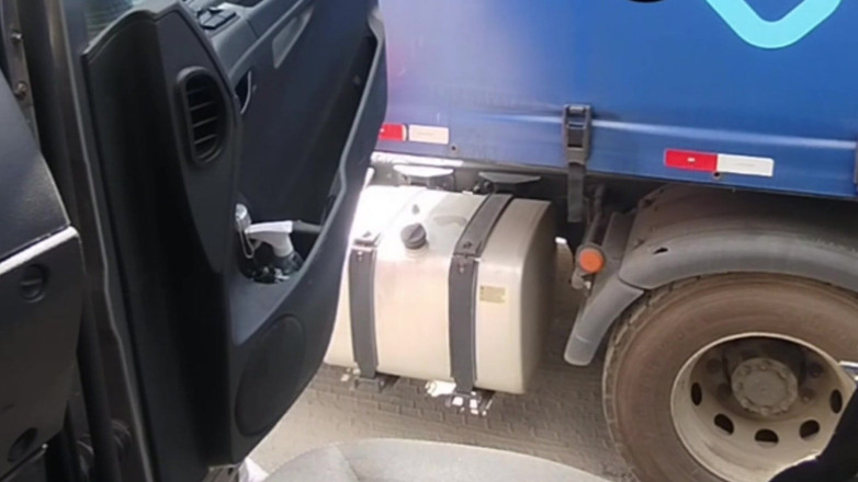 TheBlacKHunterr: 트럭에 짐을 싣기 전에