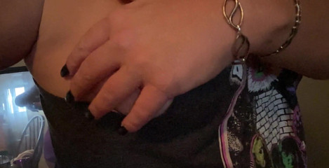 Lily Bay: Seitenmöpse montag