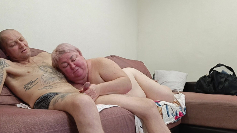 Zona901: 시어머니에게 와서 내 자지를 사정으로 빨아