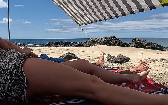 Emma Voyeur: Stepdaughter Handjob on the Beach