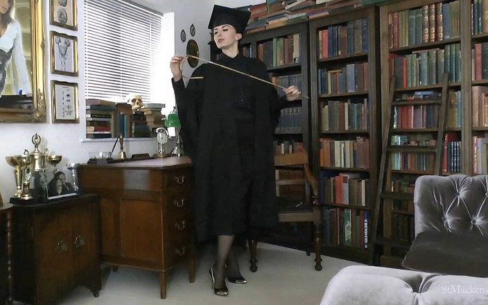 St Mackenzie's Archive: ソフィアは厳格な教師になることを空想する