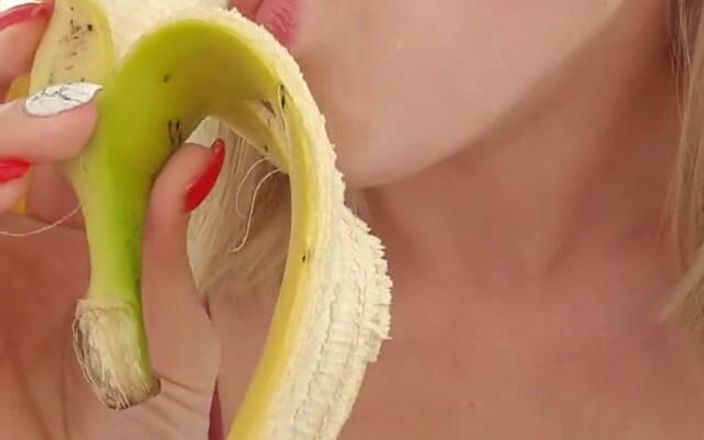 Anna Rey Blonde: Blowjob Banana Play 4K