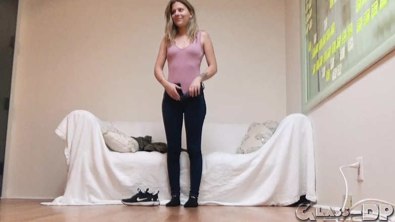 GLASSDP: Blond osiemnastolatka, którą poznałem w Centrum Handlowym chce być gwiazdą