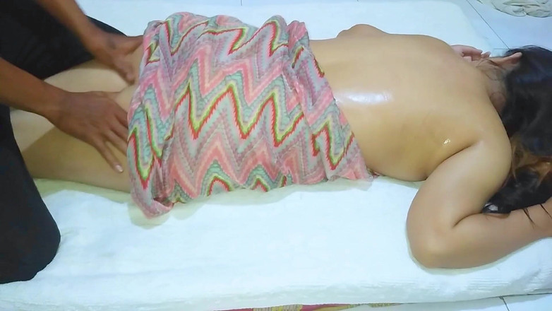 Amanda jenny: Köylü şaman hastaya implant sokuyor, ama onun yerine onu zevk için...