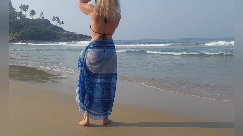 Selena701: Amateur Blonde Mature Wife Enjoys Naked Stretching and Sex