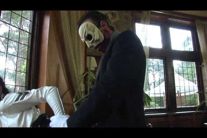 Perv Milfs n Teens: Lilly se fait défoncer le trou du cul puis se...