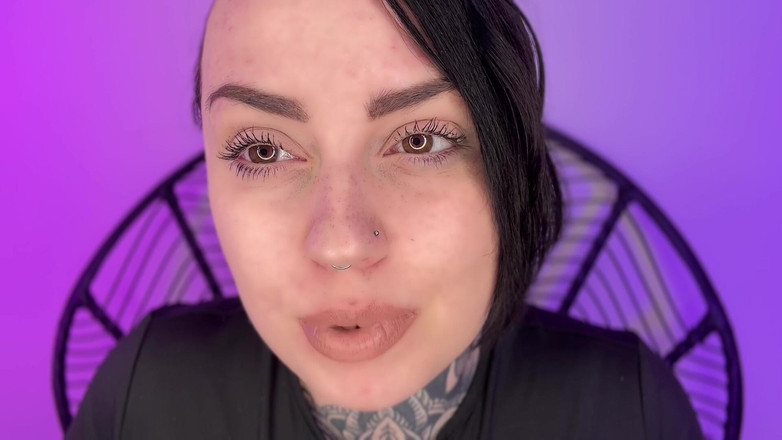 Miss Valentina: Lipgloss Worship