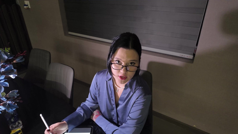 Kate Koss: Ho sorpreso il mio insegnante a masturbarsi! Cosa devo fare...