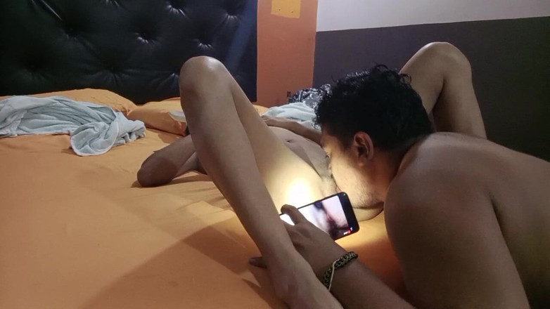 Skinnydanie21: 痩せた義理の妹のアソコを舐めてる