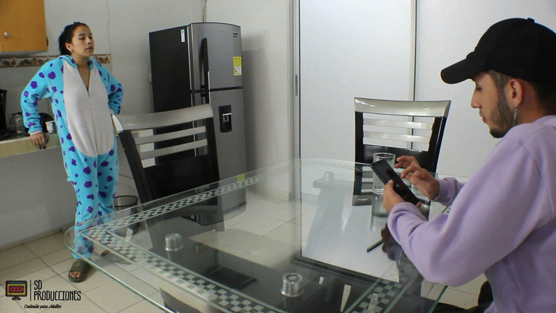 Vayolet: 私の継娘に好意と引き換えに良いフェラチオを求める - 潮吹き