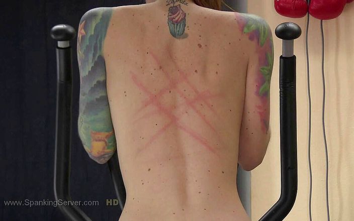 Spanking Server: Foxy tattooed bare back whip