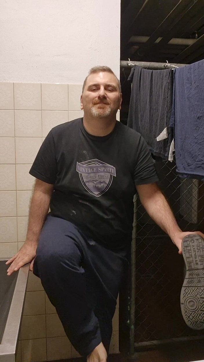 ChubbyDaddyBearLuka: Jalur beruang gemuk dan berbulu di bilik dobi