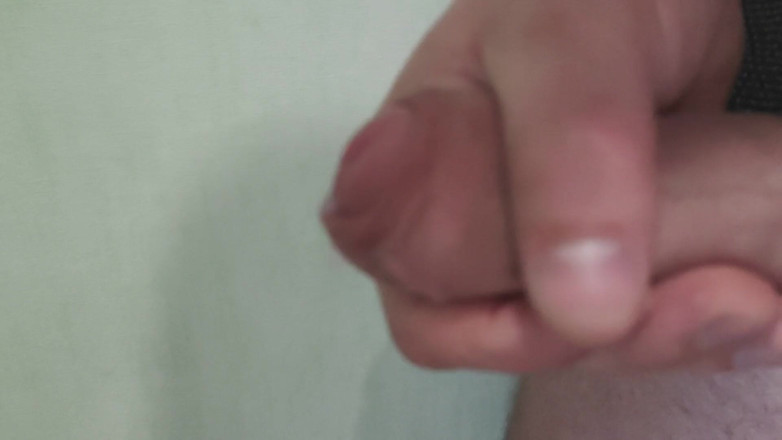 Auff: Guy jerking off dick