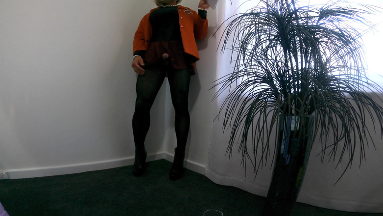 Muscle sissy slut Jessica: Con chó cái cơ bắp văn phòng nóng bỏng