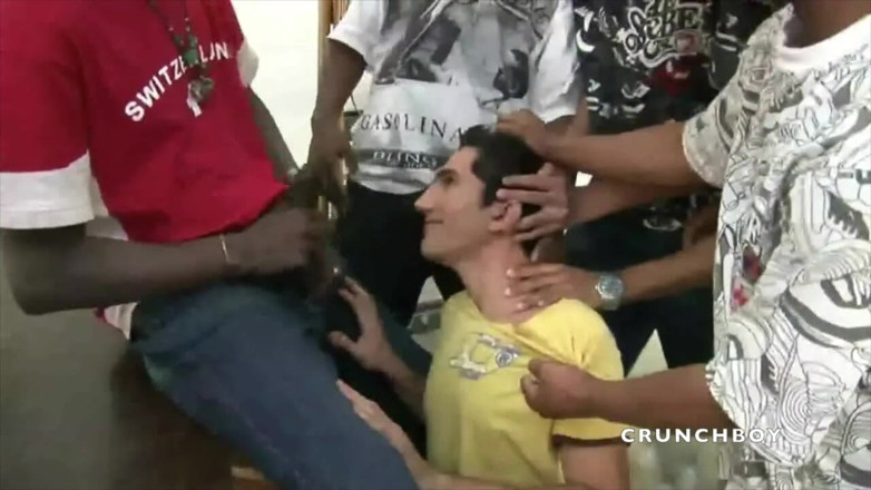 Raw French Bad boys: XXL काले लंड के साथ जोरदार सामूहिक चुदाई