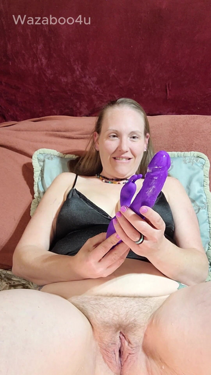 wazaboo4u: Testing Two Toys the Vibrating Thrusting Dildo and the G...