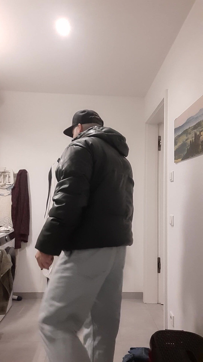 Cumeater studio: Eu mă pregătesc să ies