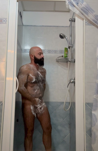 Carlos Verga: Shower