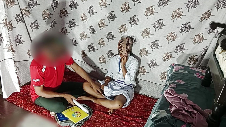 Rakul008: Indisch meisje in klaslokaul virale seksvideo met lerares