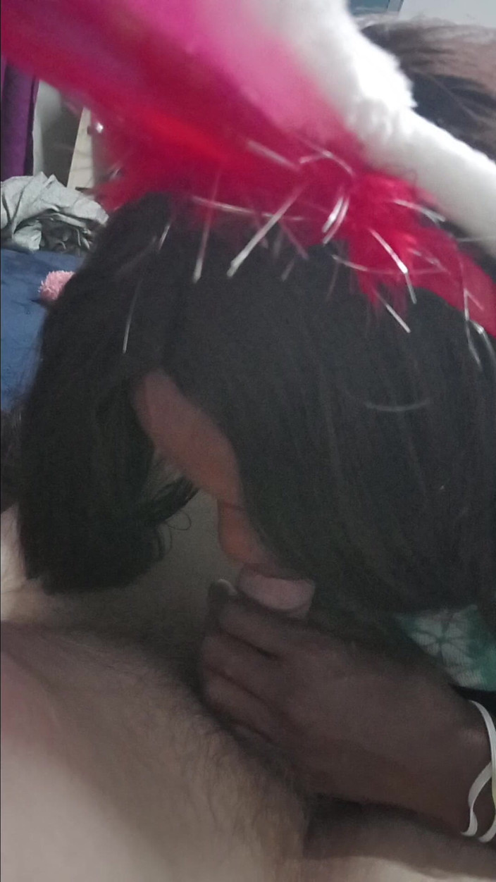 hothouse18xxx: Kleine smal pik zuigen door zwarte prinses