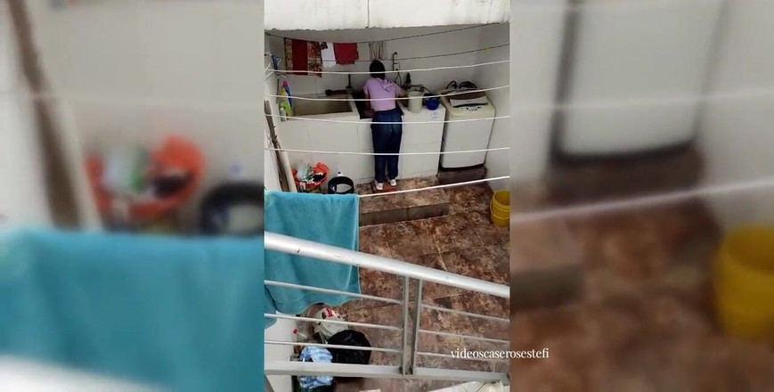 Crisanto999: Eu acordo e encontro Michell Valery na Casa. Eu estava...