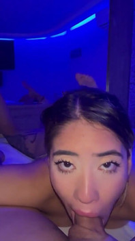 Une petite latina infidèle à gros cul suce et baise une grosse bite en POV