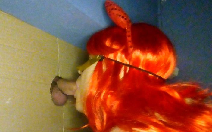 Mamo sexy: Une MILF d&amp;#039;Halloween taille une pipe au diable